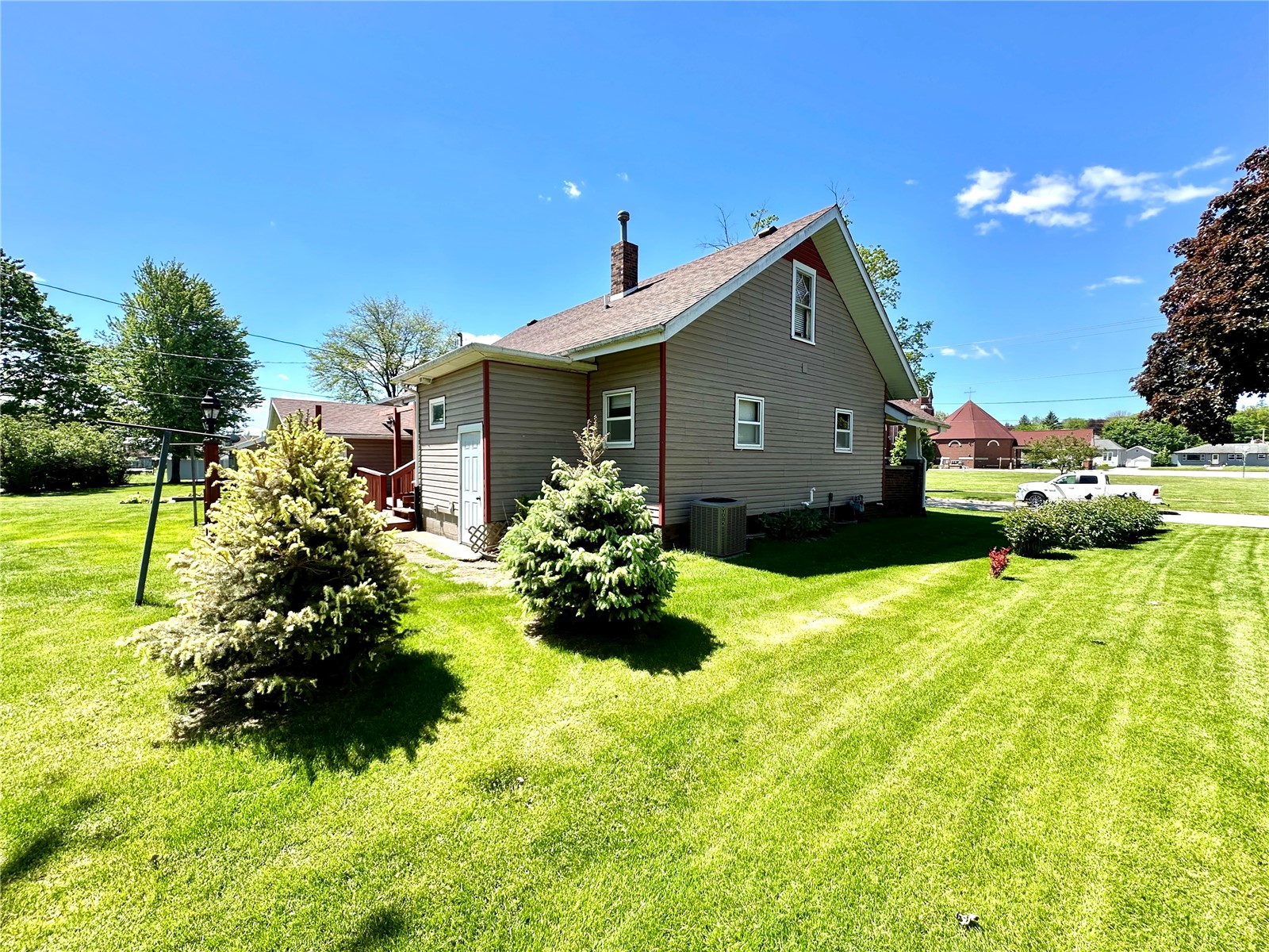 314 N Maple Street Monticello IA 52310