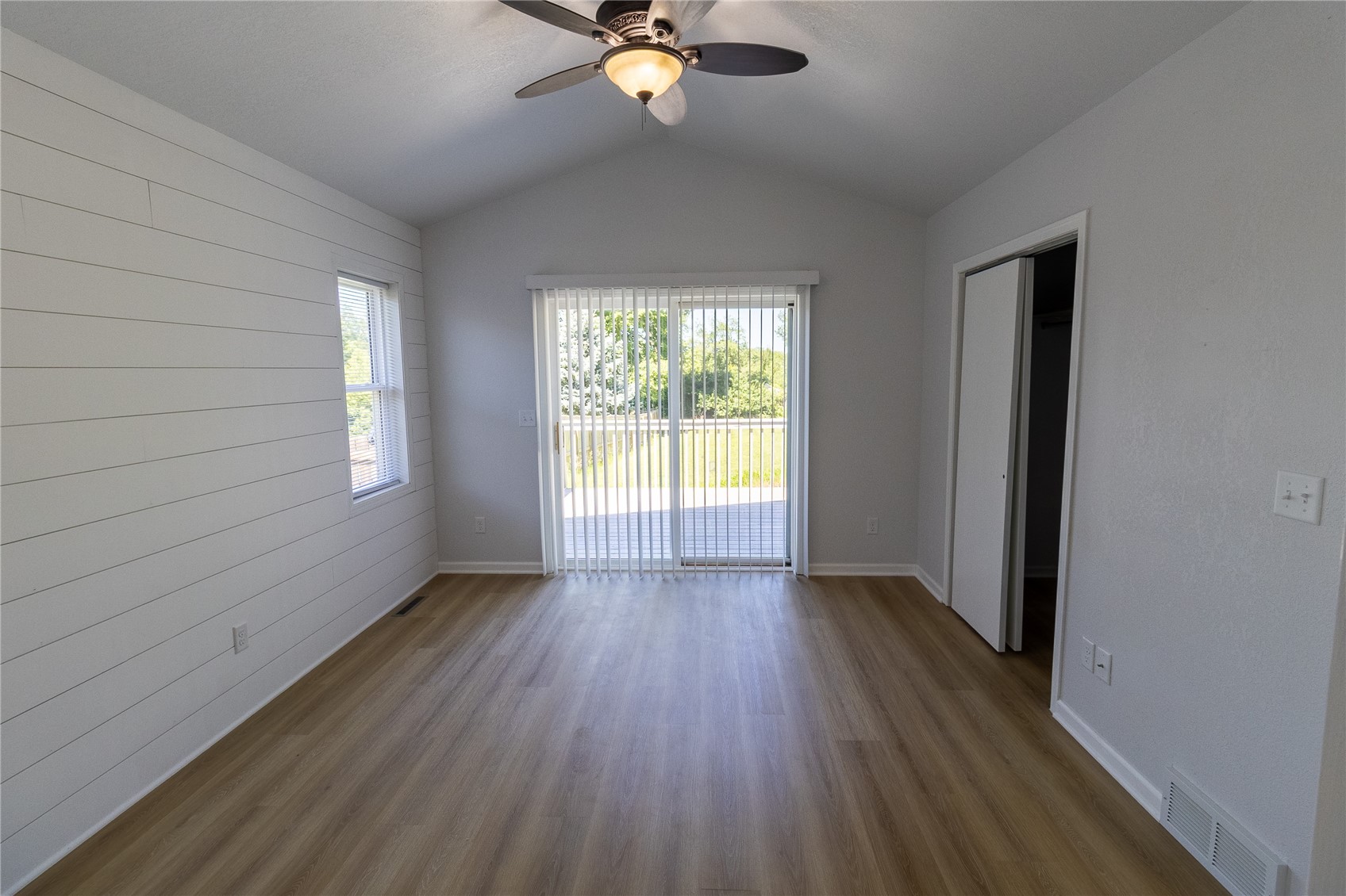 1230 Belmont Parkway NW Cedar Rapids IA 52405