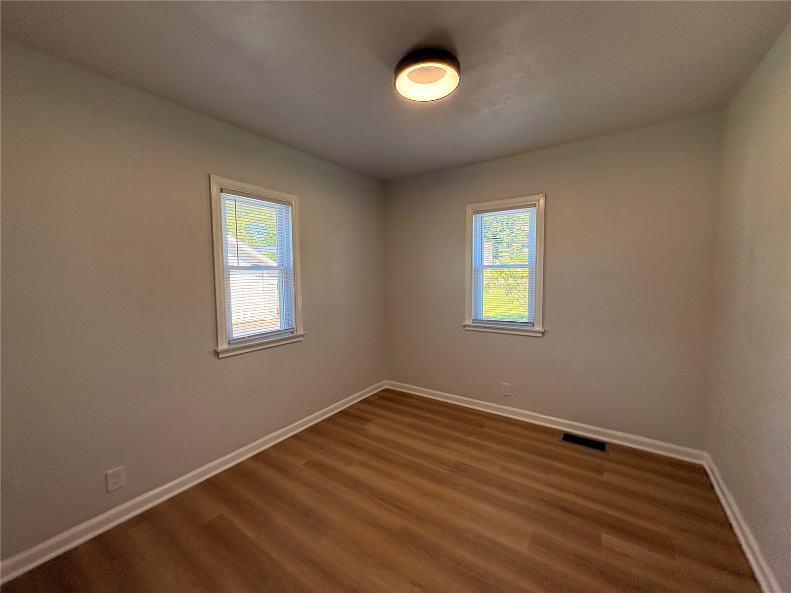1230 Belmont Parkway NW Cedar Rapids IA 52405