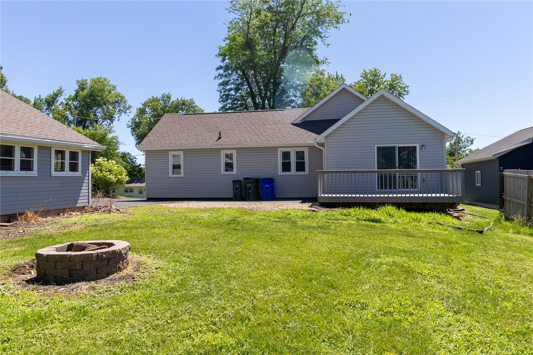 1230 Belmont Parkway NW Cedar Rapids IA 52405