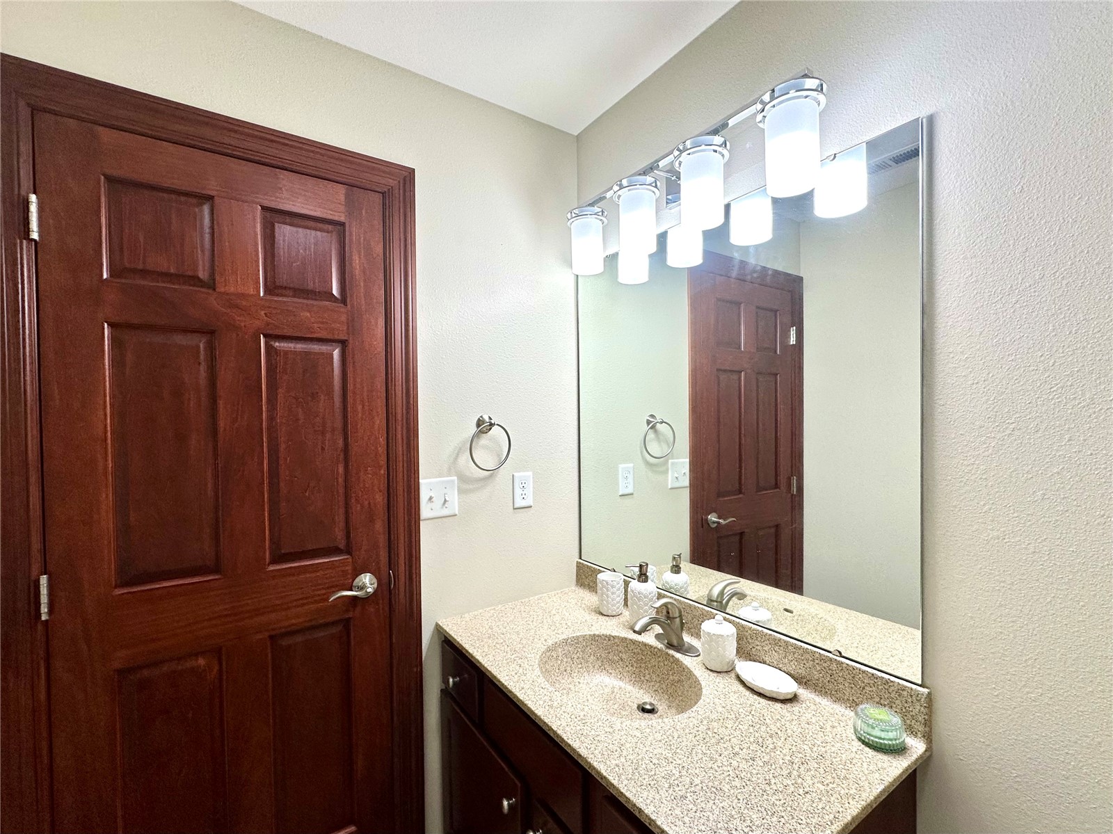 8412 Kensington Drive NE Cedar Rapids IA 52402