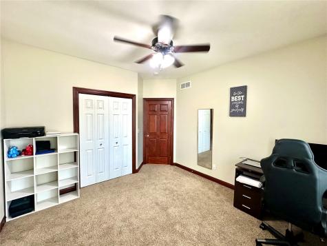 8412 Kensington Drive NE Cedar Rapids IA 52402