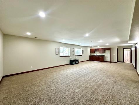 8412 Kensington Drive NE Cedar Rapids IA 52402