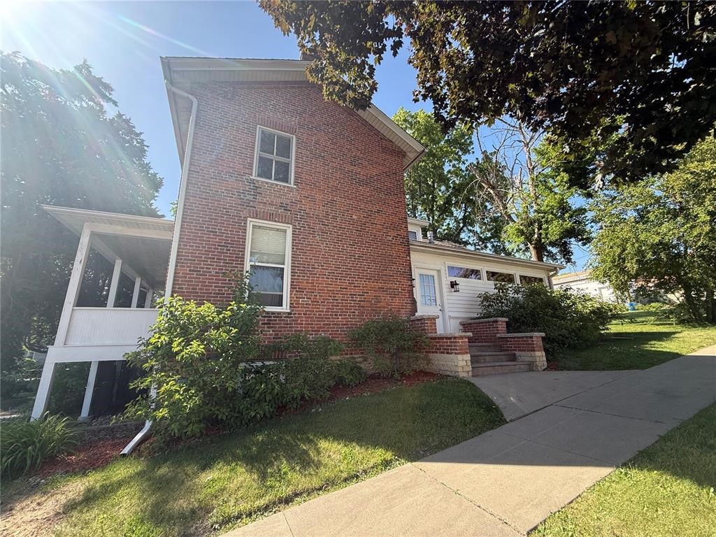 123 2nd Avenue SW Mt Vernon IA 52314