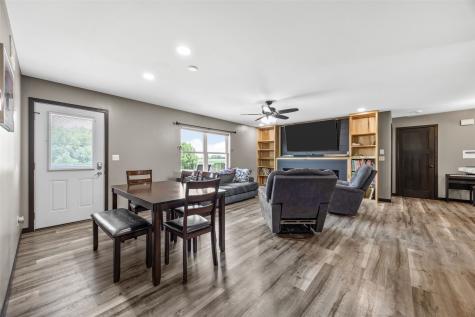 22980 105th Street Anamosa IA 52205