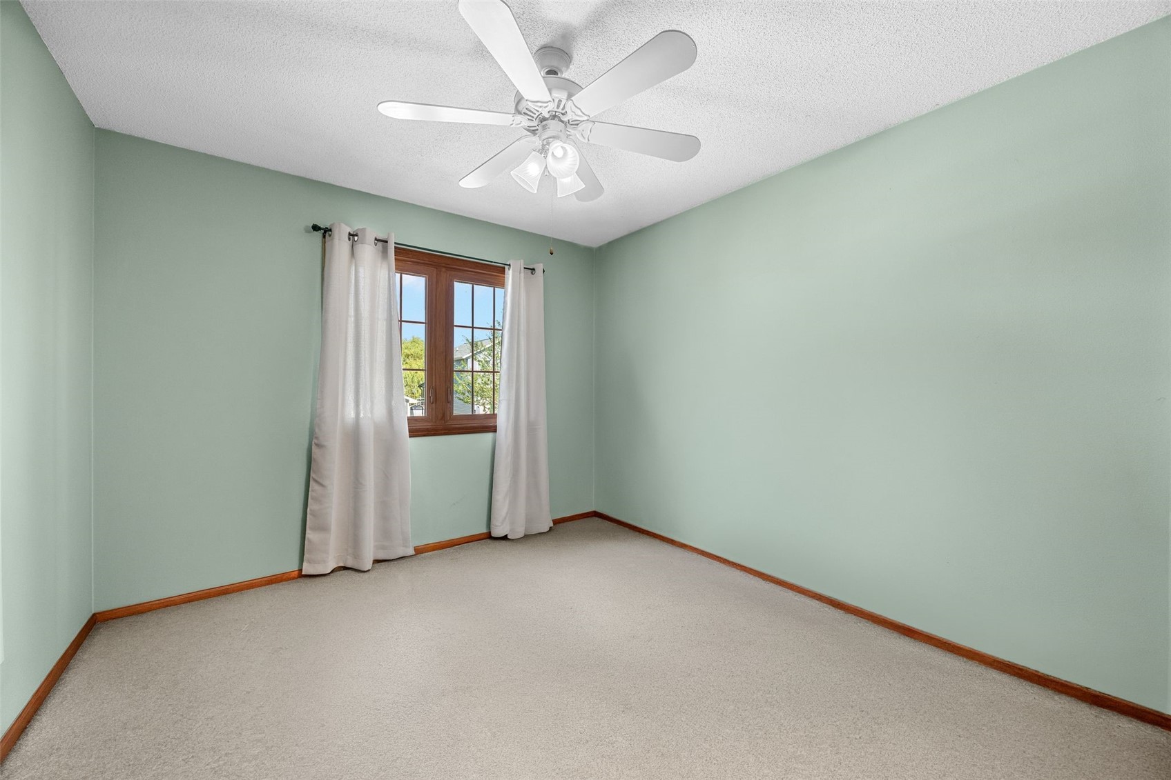 1711 Hamer NW Cedar Rapids IA 52405