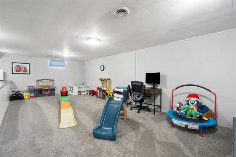 330 26th Street NW Cedar Rapids IA 52405