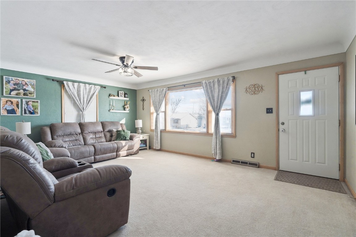 330 26th Street NW Cedar Rapids IA 52405
