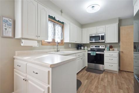 330 26th Street NW Cedar Rapids IA 52405
