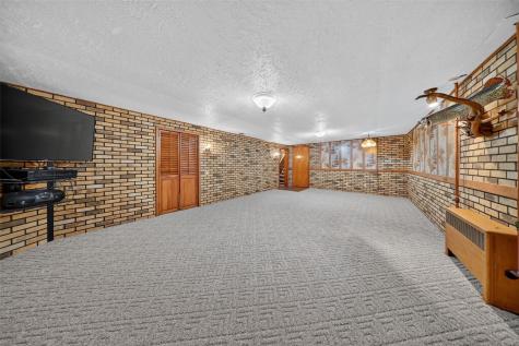 288 28th Avenue SW Cedar Rapids IA 52404