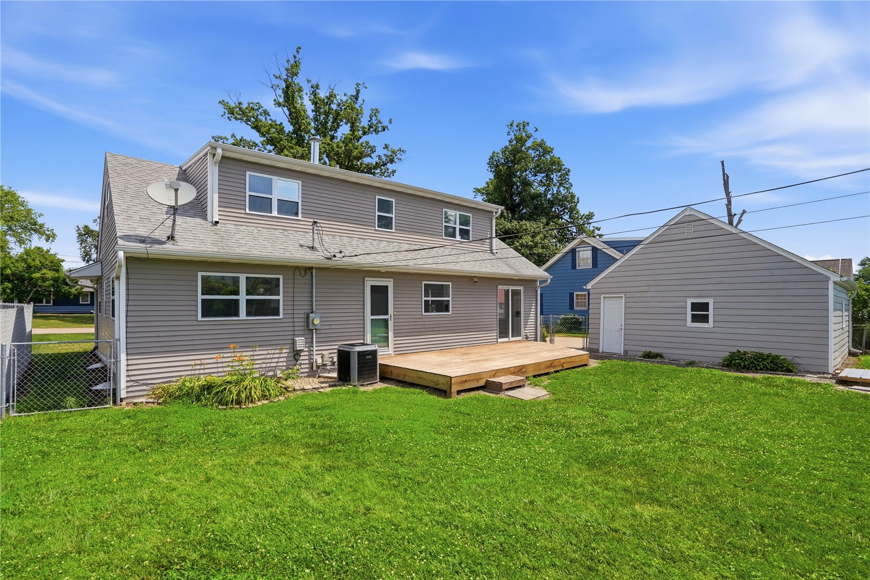 1287 29th Street NE Cedar Rapids IA 52402