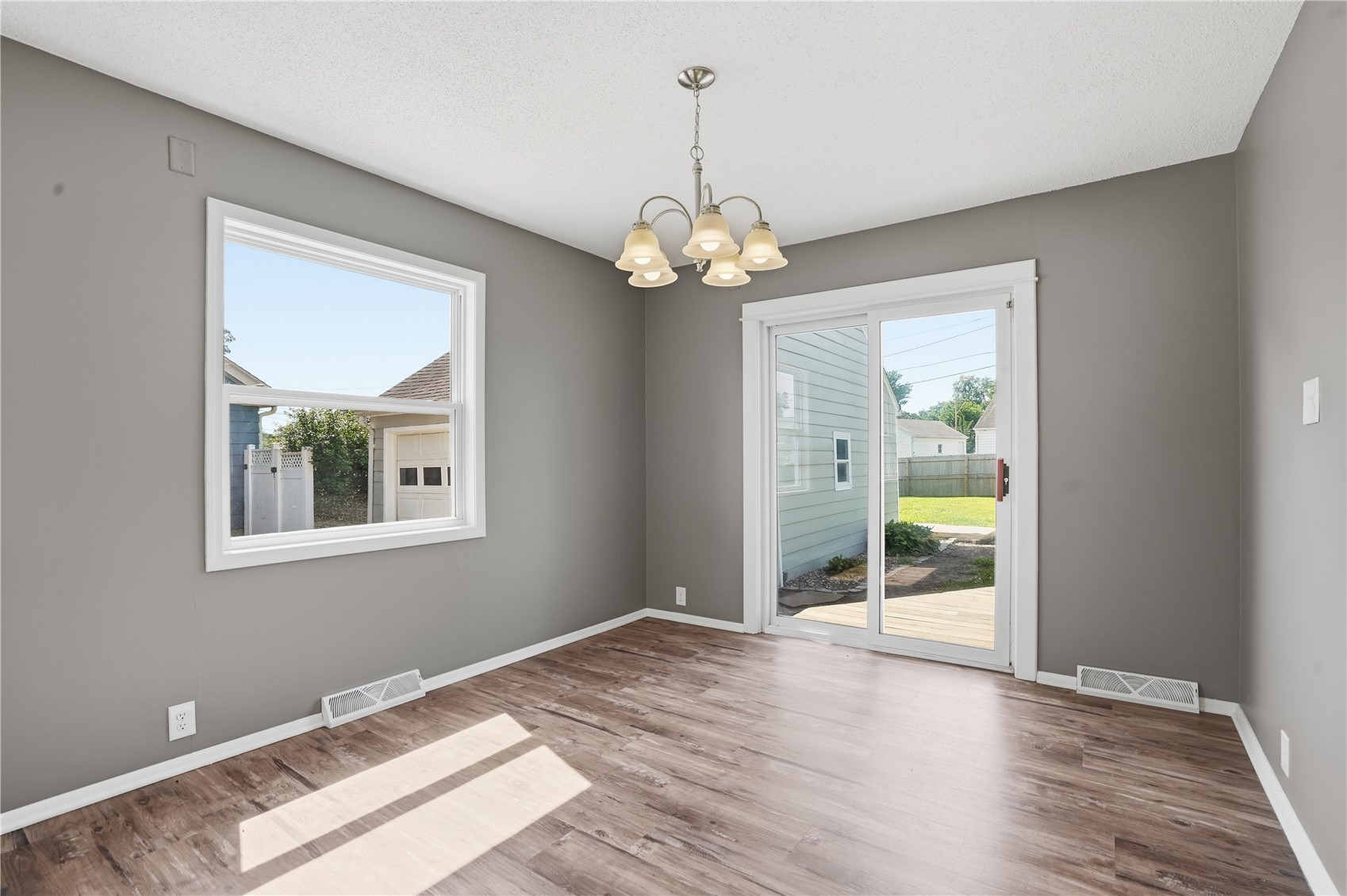1287 29th Street NE Cedar Rapids IA 52402