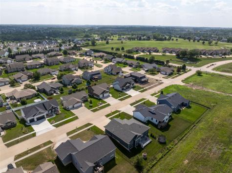 3176 Artesian Road Marion IA 52302
