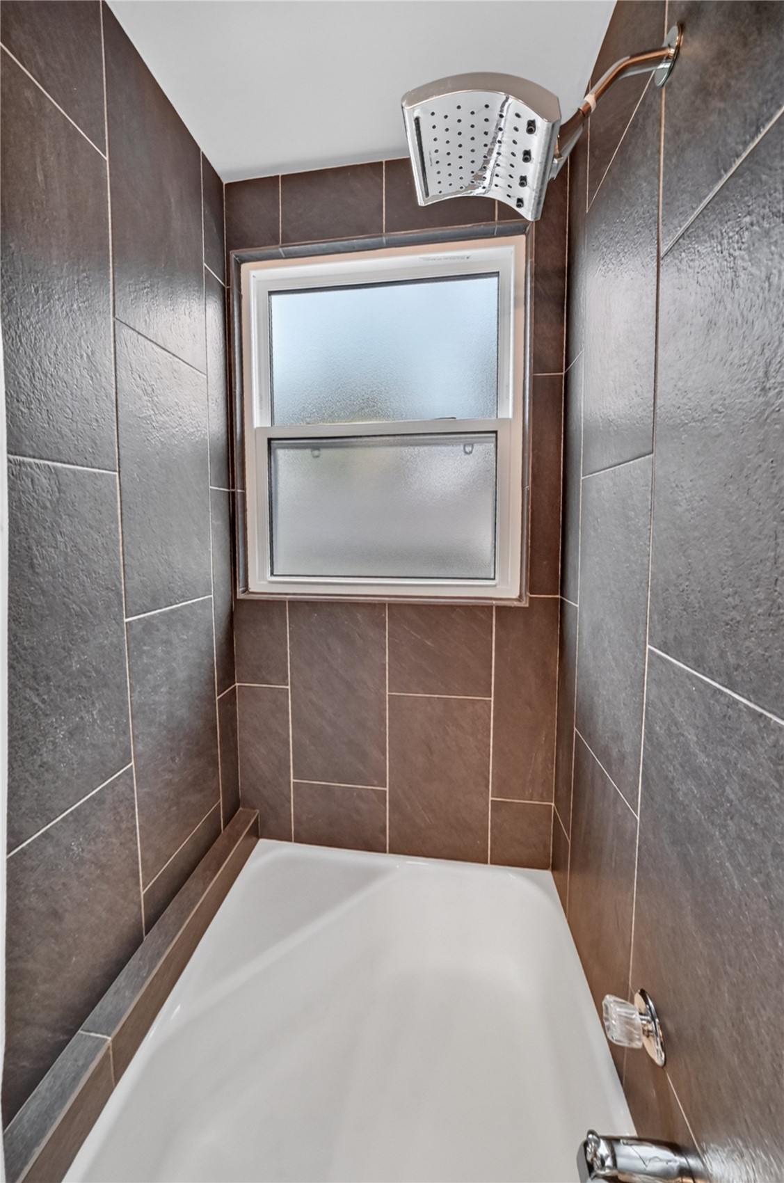 1432 34th Street NE Cedar Rapids IA 52402