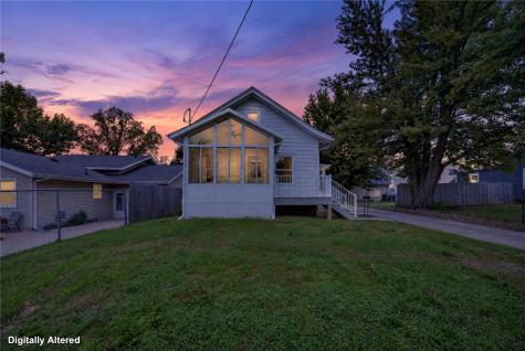 1432 34th Street NE Cedar Rapids IA 52402