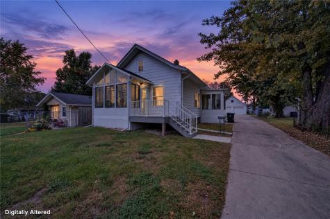1432 34th Street NE Cedar Rapids IA 52402