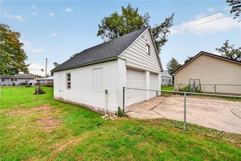 1432 34th Street NE Cedar Rapids IA 52402