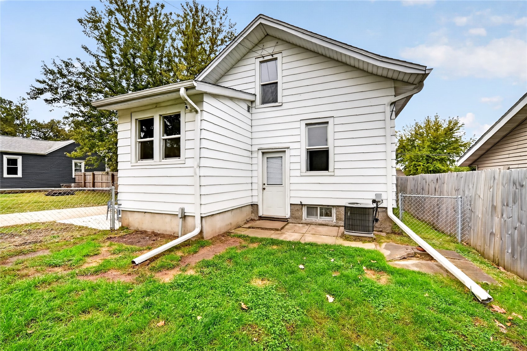 1432 34th Street NE Cedar Rapids IA 52402