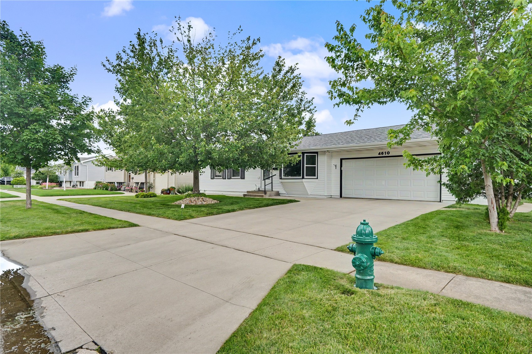4610 Twin Pines Drive NE Cedar Rapids IA 52402
