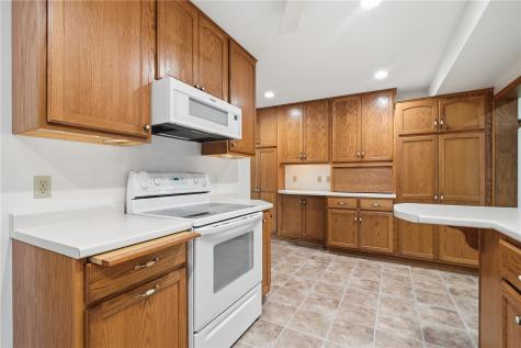 4610 Twin Pines Drive NE Cedar Rapids IA 52402