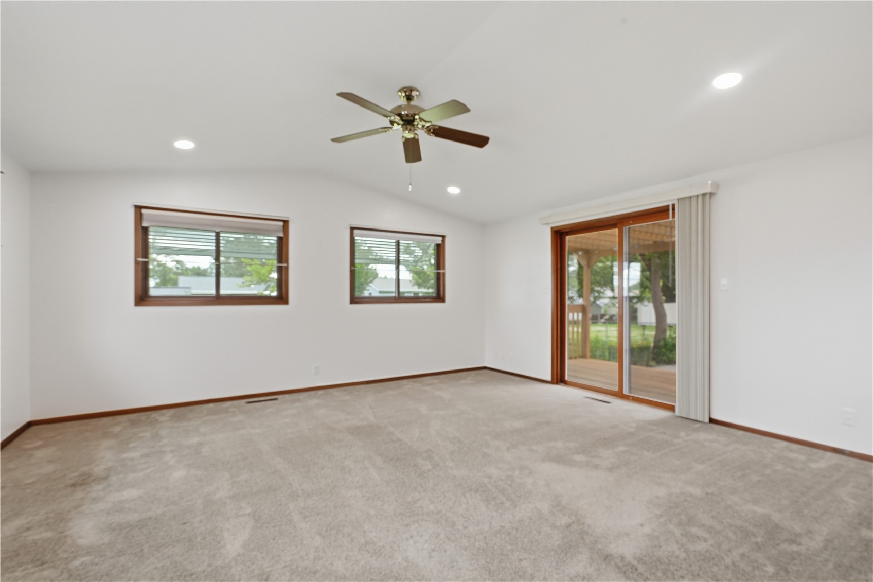 4610 Twin Pines Drive NE Cedar Rapids IA 52402