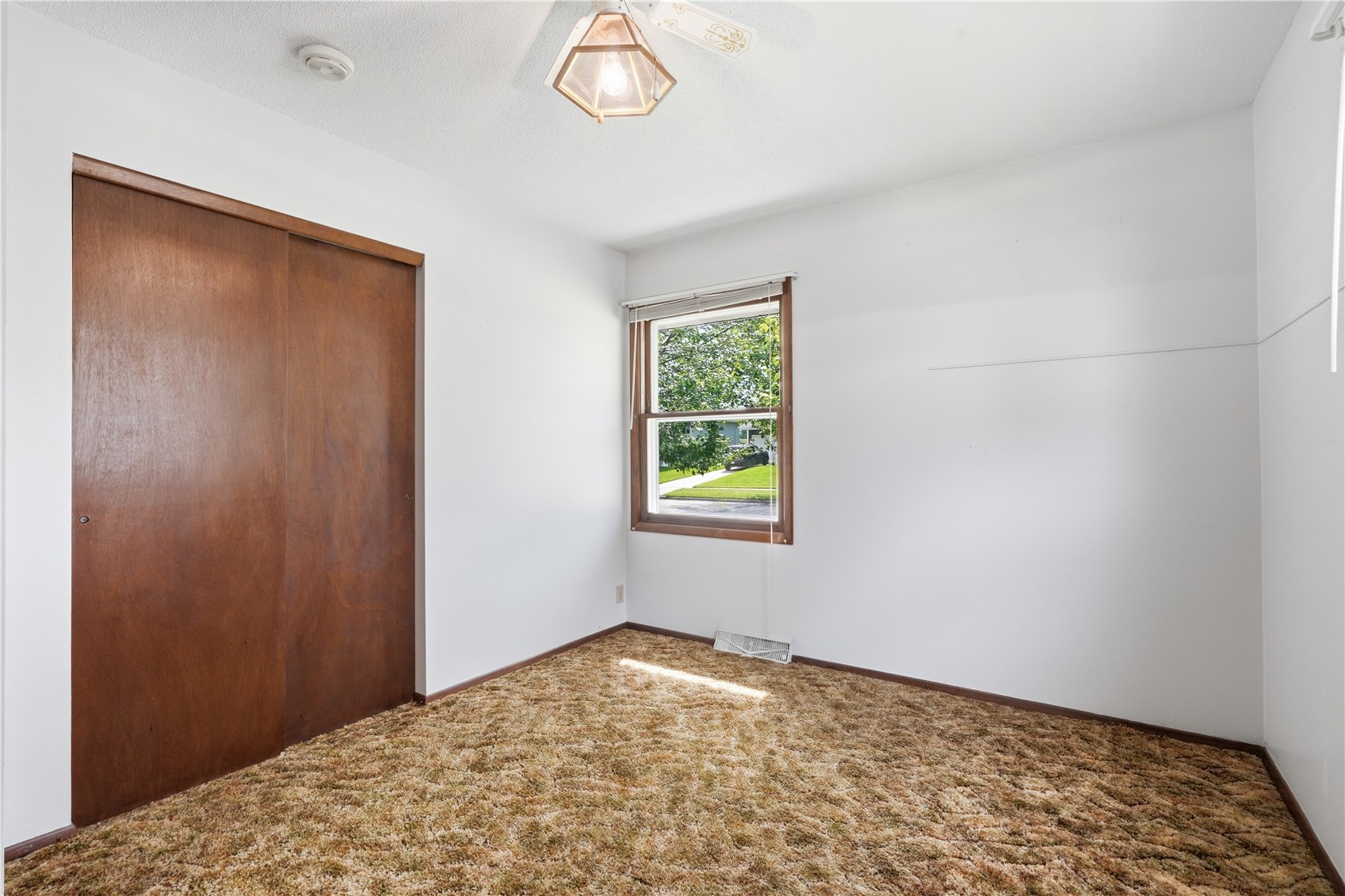 4610 Twin Pines Drive NE Cedar Rapids IA 52402