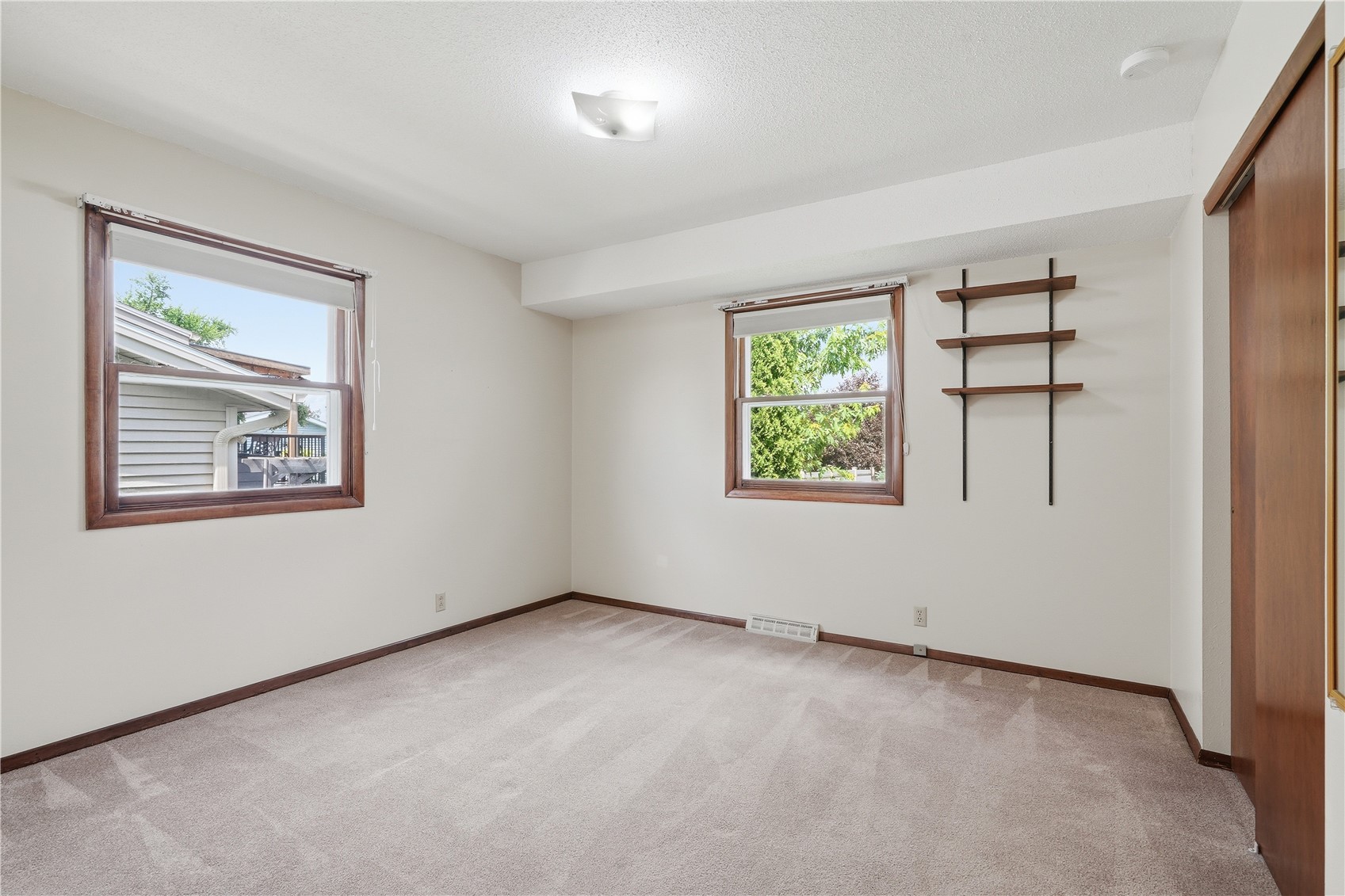 4610 Twin Pines Drive NE Cedar Rapids IA 52402