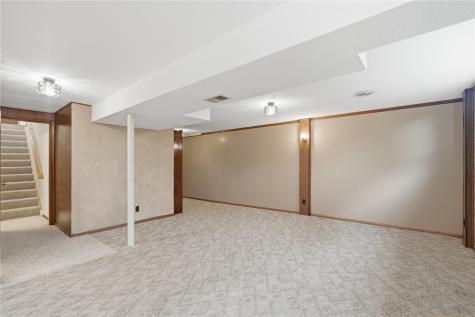 4610 Twin Pines Drive NE Cedar Rapids IA 52402