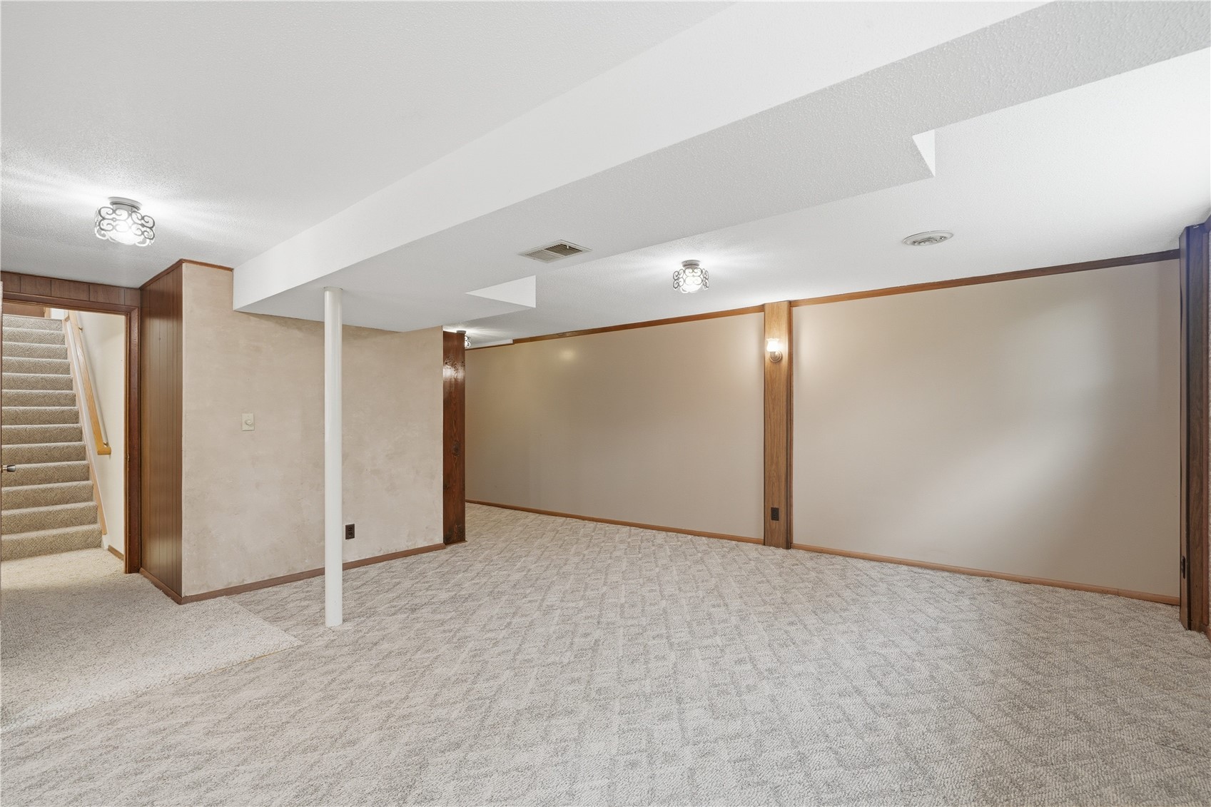 4610 Twin Pines Drive NE Cedar Rapids IA 52402