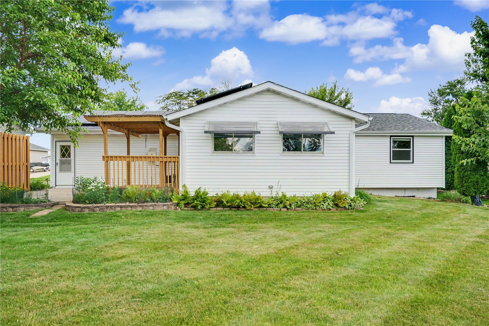 4610 Twin Pines Drive NE Cedar Rapids IA 52402