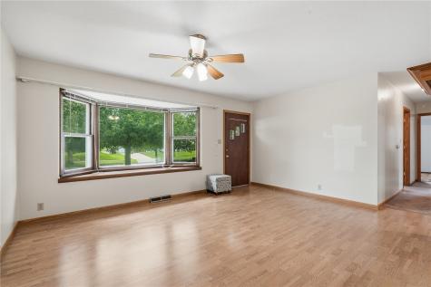 4610 Twin Pines Drive NE Cedar Rapids IA 52402