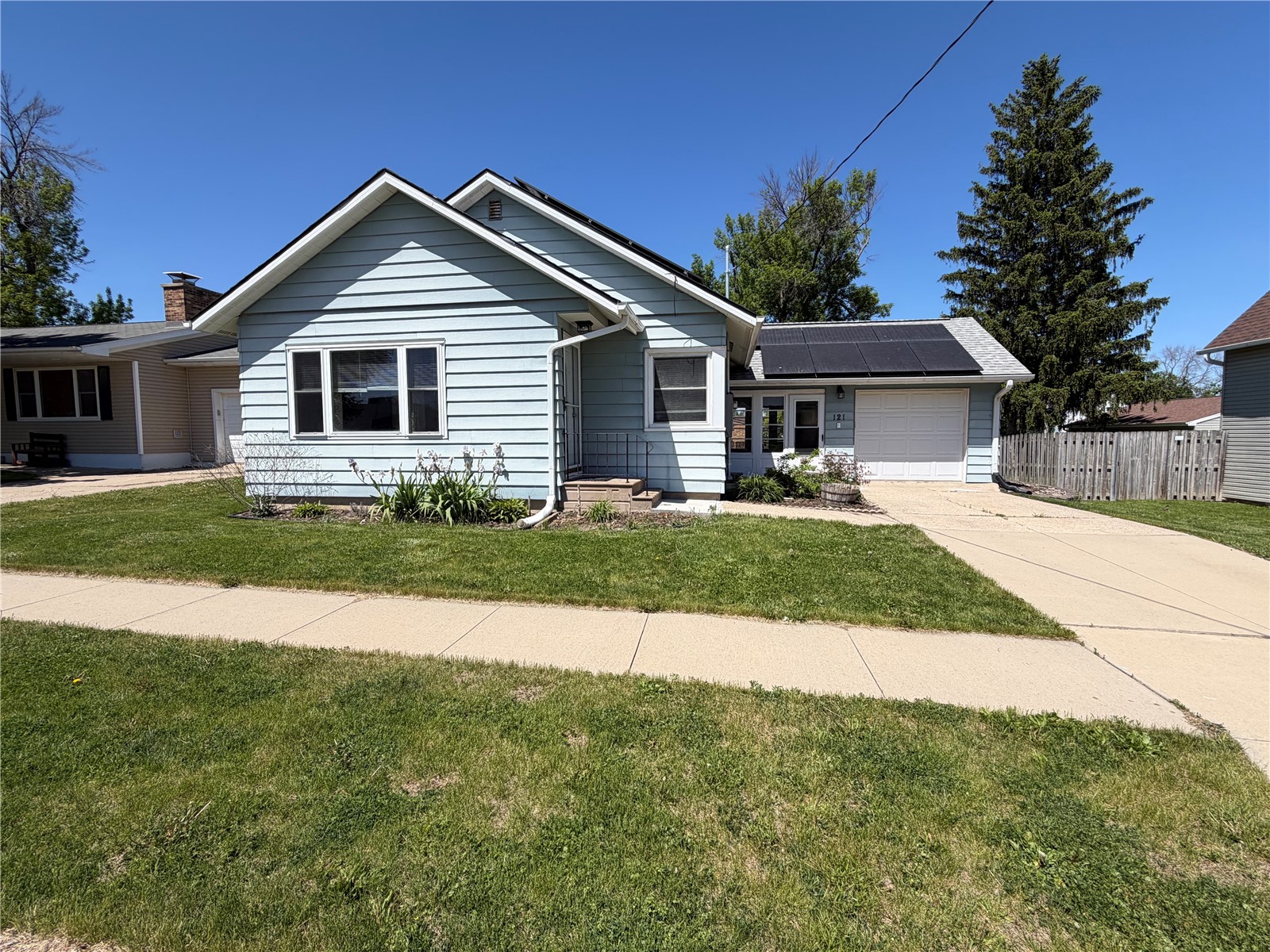 121 Moothart Street Alburnett IA 52202