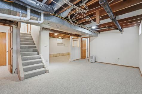 121 Moothart Street Alburnett IA 52202