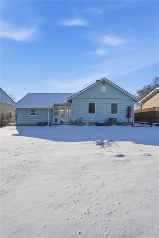 121 Moothart Street Alburnett IA 52202
