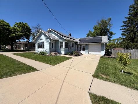 121 Moothart Street Alburnett IA 52202