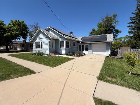121 Moothart Street Alburnett IA 52202