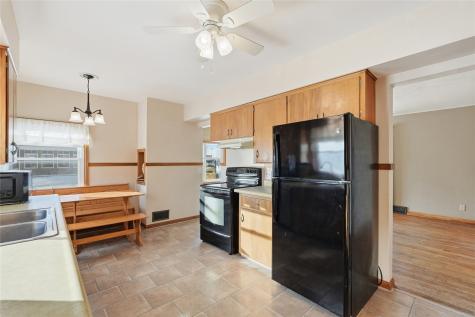 121 Moothart Street Alburnett IA 52202