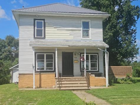 112 11th Street Belle Plaine IA 52208