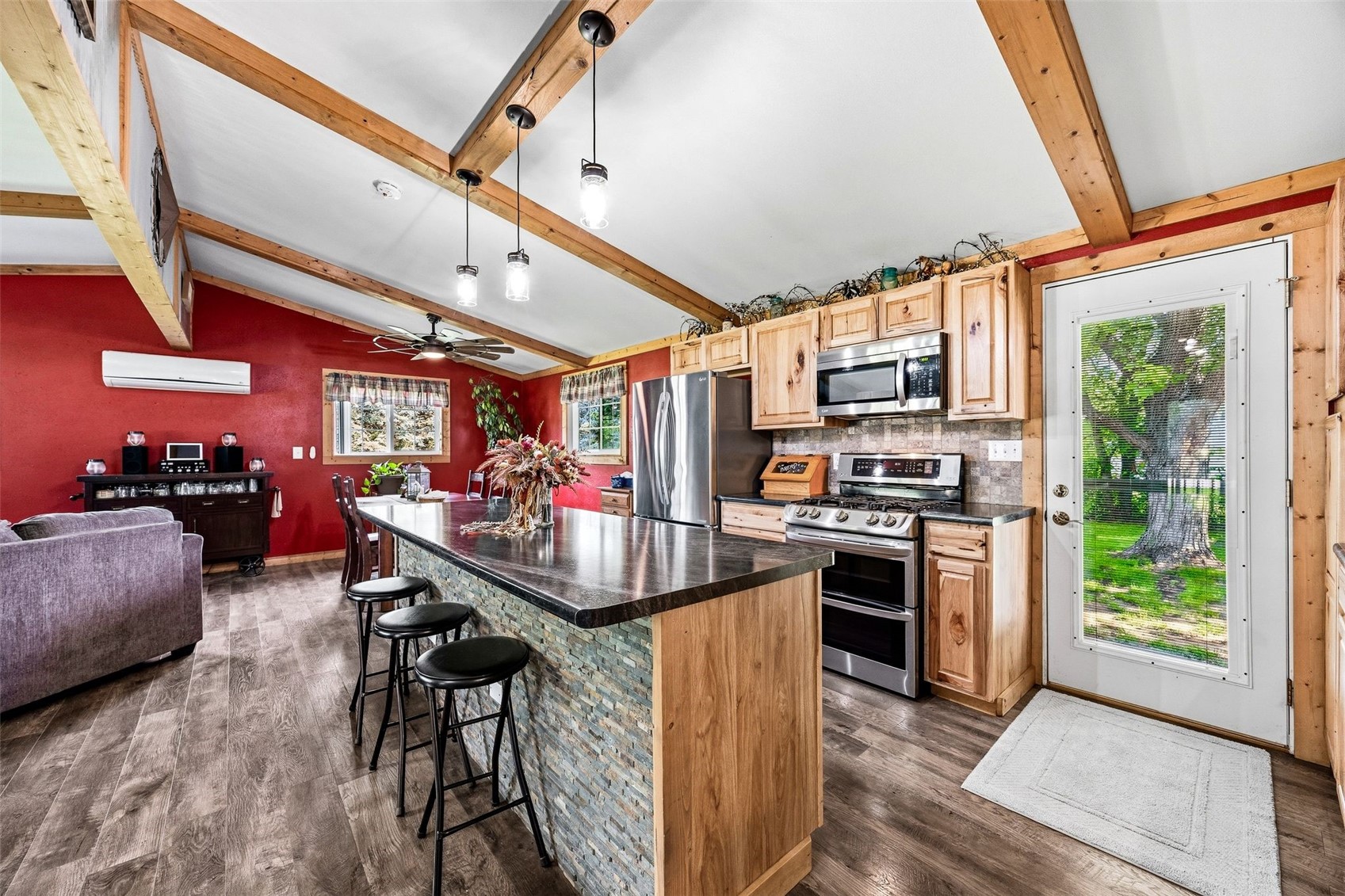 148 Delhi Road Manchester IA 52057