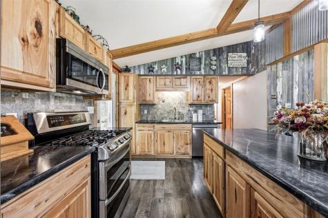 148 Delhi Road Manchester IA 52057