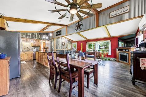 148 Delhi Road Manchester IA 52057