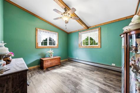 148 Delhi Road Manchester IA 52057