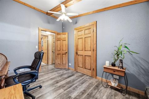 148 Delhi Road Manchester IA 52057