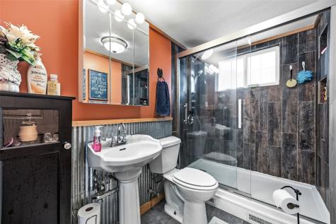 148 Delhi Road Manchester IA 52057