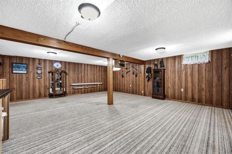 148 Delhi Road Manchester IA 52057