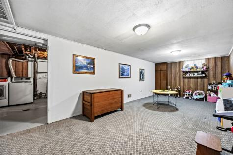 148 Delhi Road Manchester IA 52057