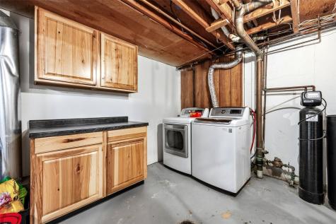 148 Delhi Road Manchester IA 52057