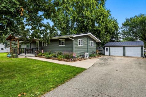 148 Delhi Road Manchester IA 52057