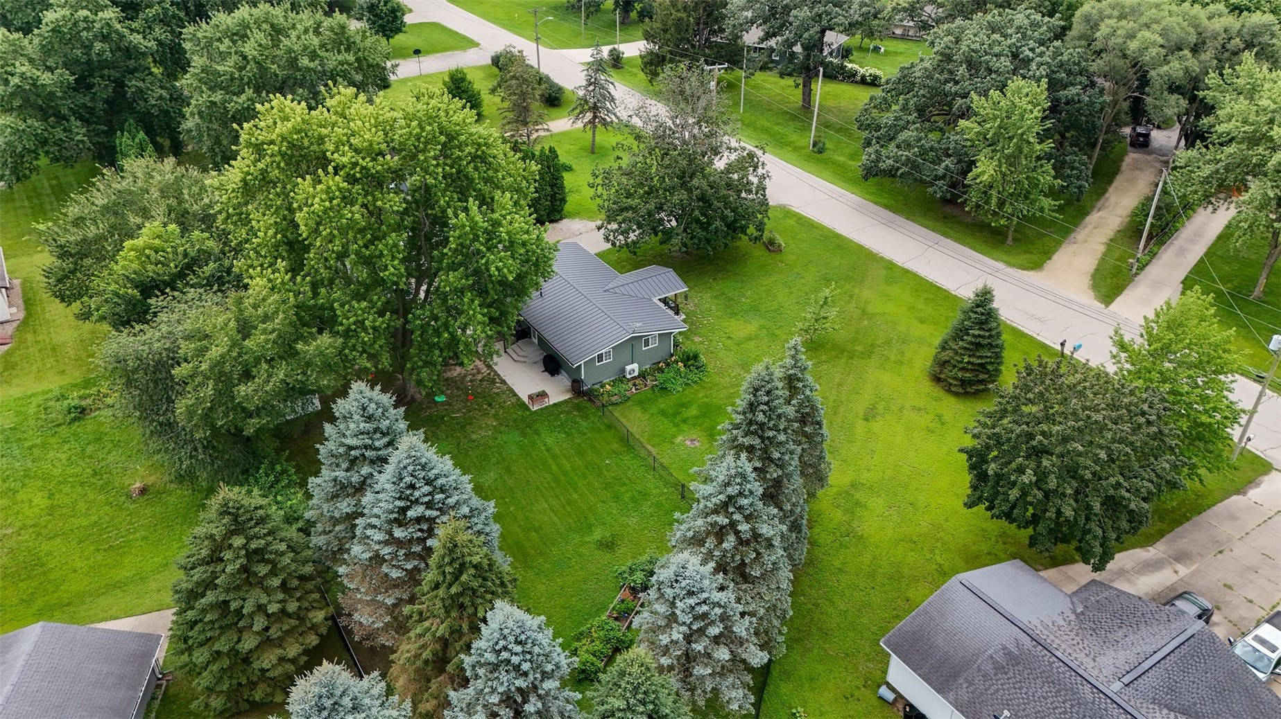 148 Delhi Road Manchester IA 52057