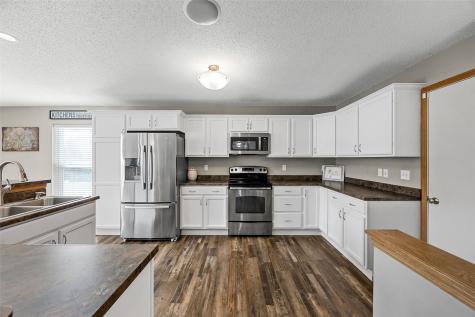 8634 Harrington Drive NE Cedar Rapids IA 52402